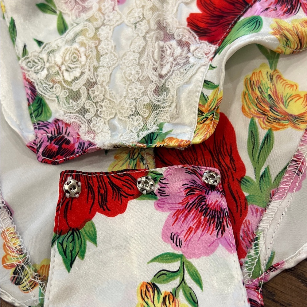 🎁🎁♥️♥️Vintage Victoria's Secret Floral Satin Chemise with Lace - Picture 10 of 15